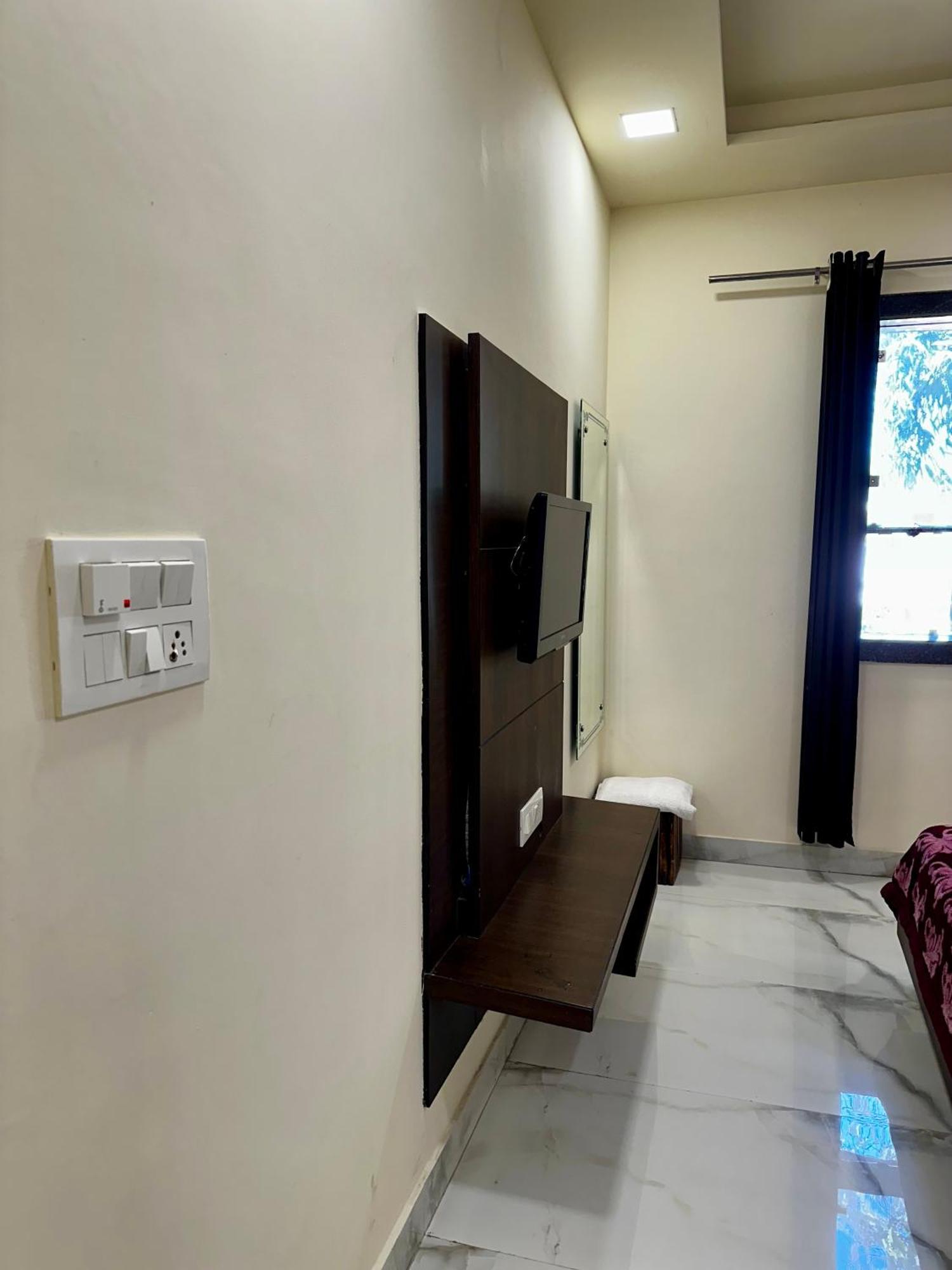 Taj Castle A Boutique Homestay Agra  Exteriör bild