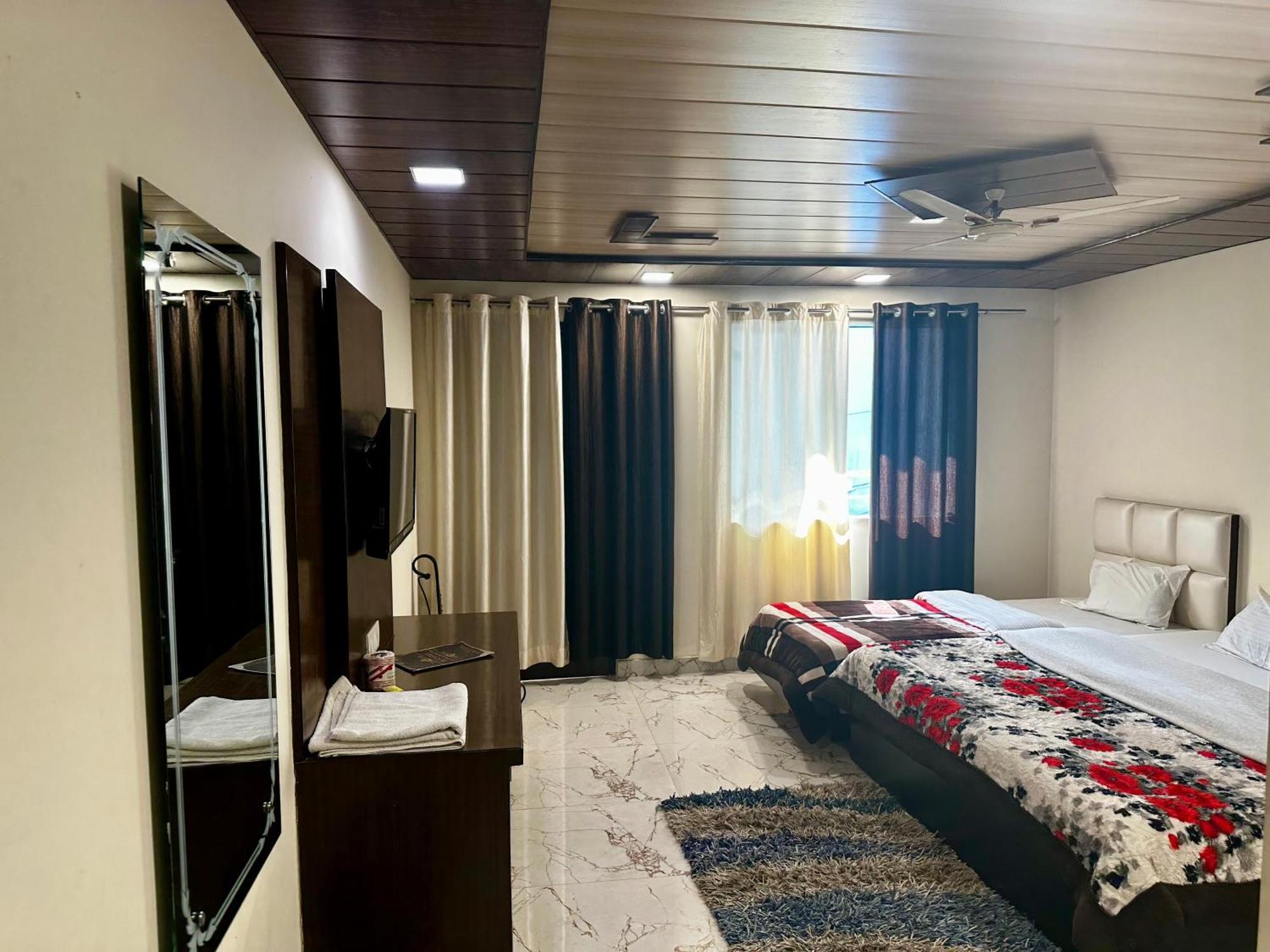Taj Castle A Boutique Homestay Agra  Exteriör bild
